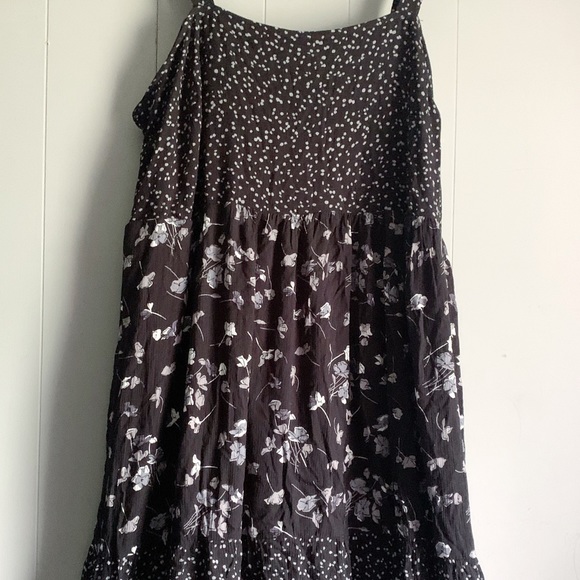 TERRA & SKY Women's Plus Twin Printed Tiered Maxi Dress
Size XXL (20W-22W) - Picture 6 of 10